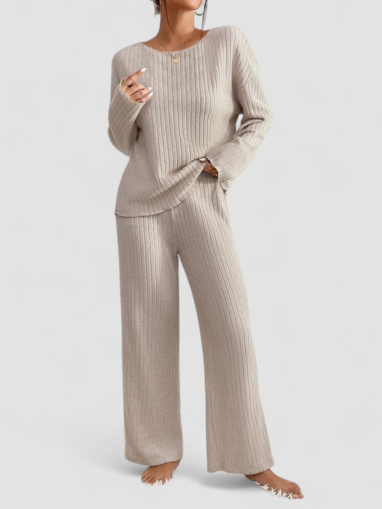 Stockholm Atelier™ | Elegant set för kvinnor med ribbad tröja och rak ben