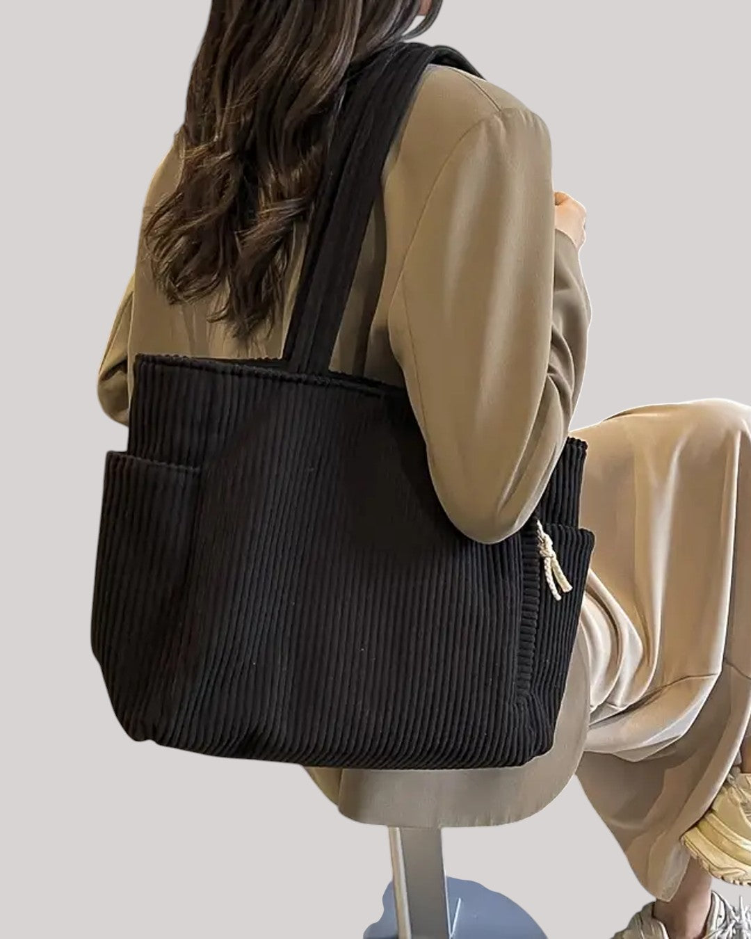 Stockholm Atelier™ | Räfflad toteväska med snördetalj