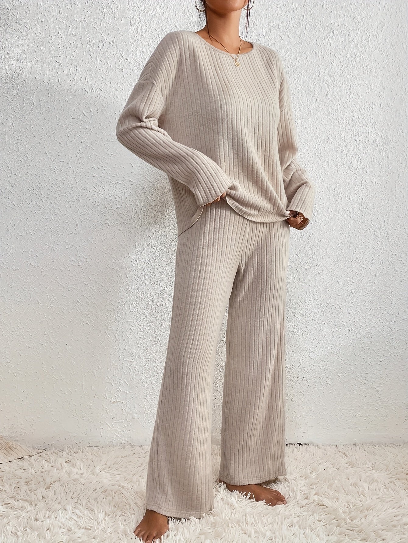 Stockholm Atelier™ | Elegant set för kvinnor med ribbad tröja och rak ben